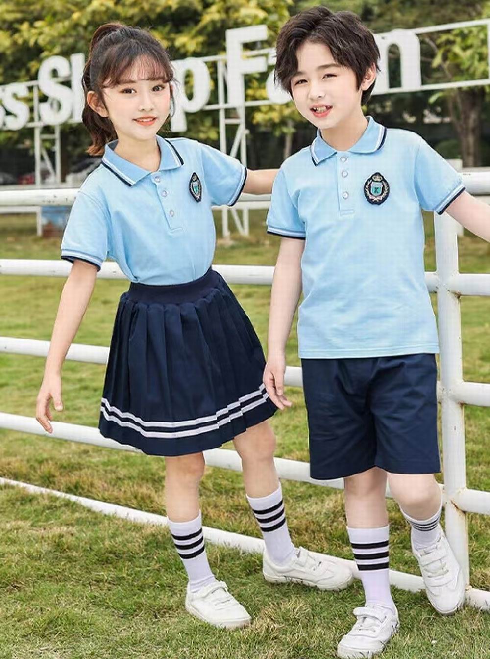校服